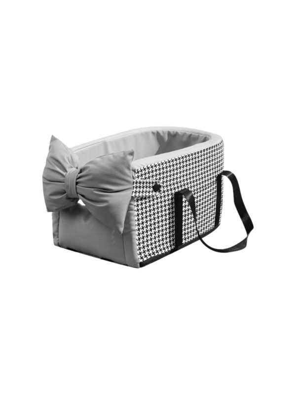 Car-mounted dog kennel